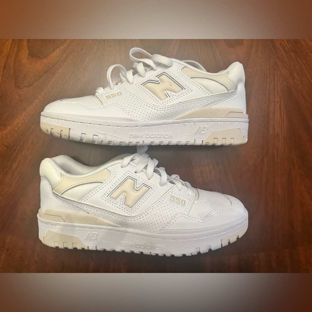 Iconic New Balance 550 White Beige Sneakers - Picture 6 of 7